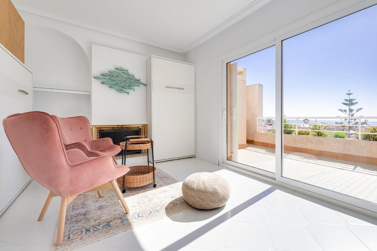 شقة Flamenco Penthouse Sea View & Swimming Pool تورّيفيِخا المظهر الخارجي الصورة